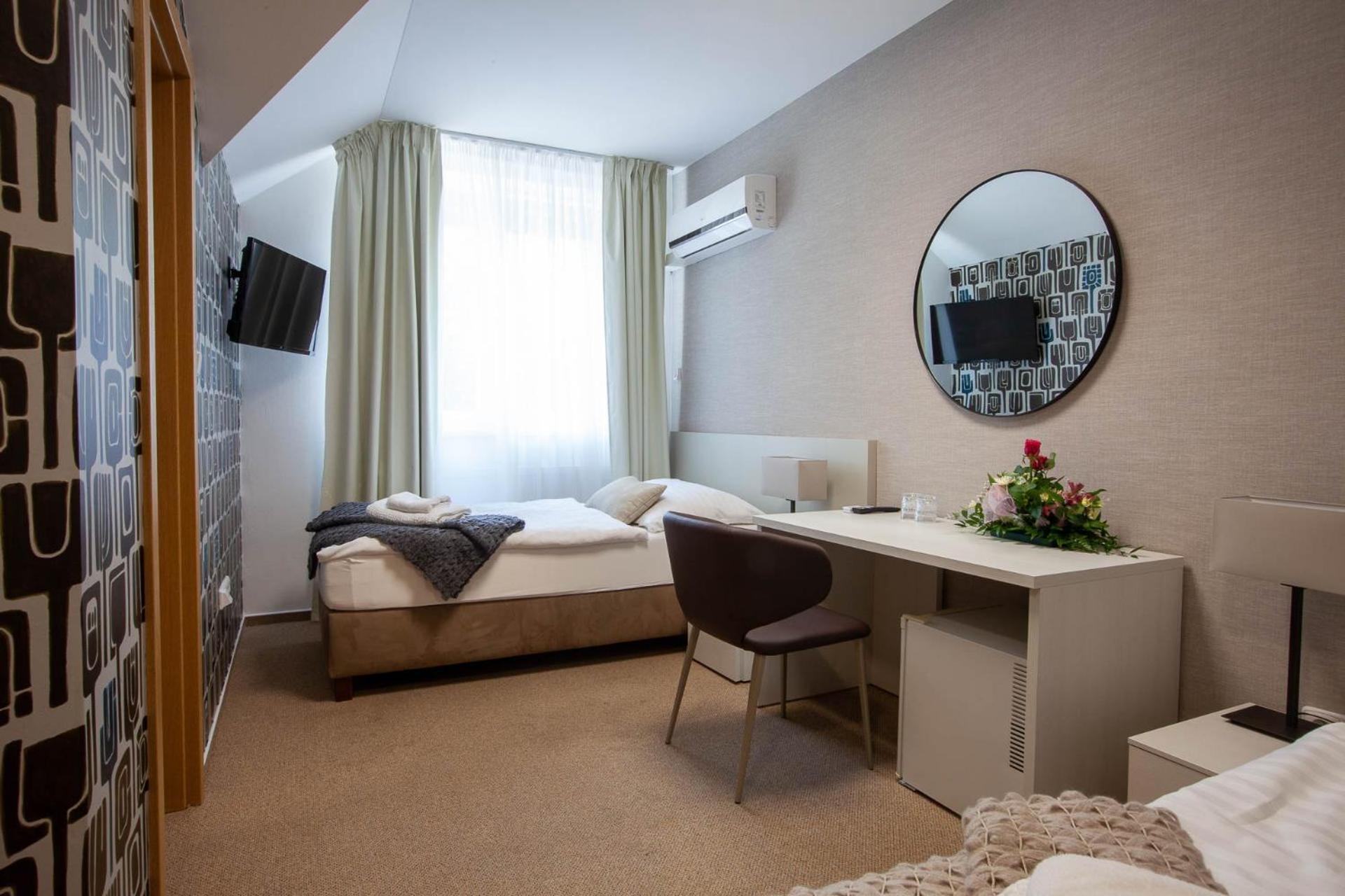 Penzion Solid Spa Hotell Mladá Boleslav Exteriör bild